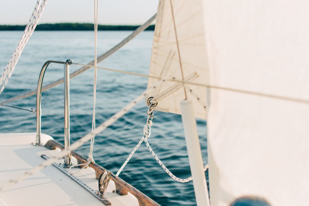 Find det bedste bådudstyr til familiens sejlerferie
